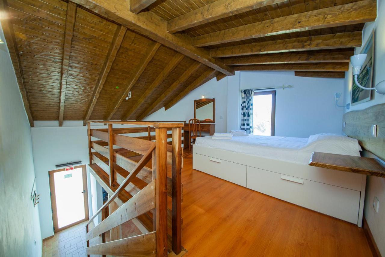 H - Montes De Praias Guesthouse 阿尔热祖尔 外观 照片